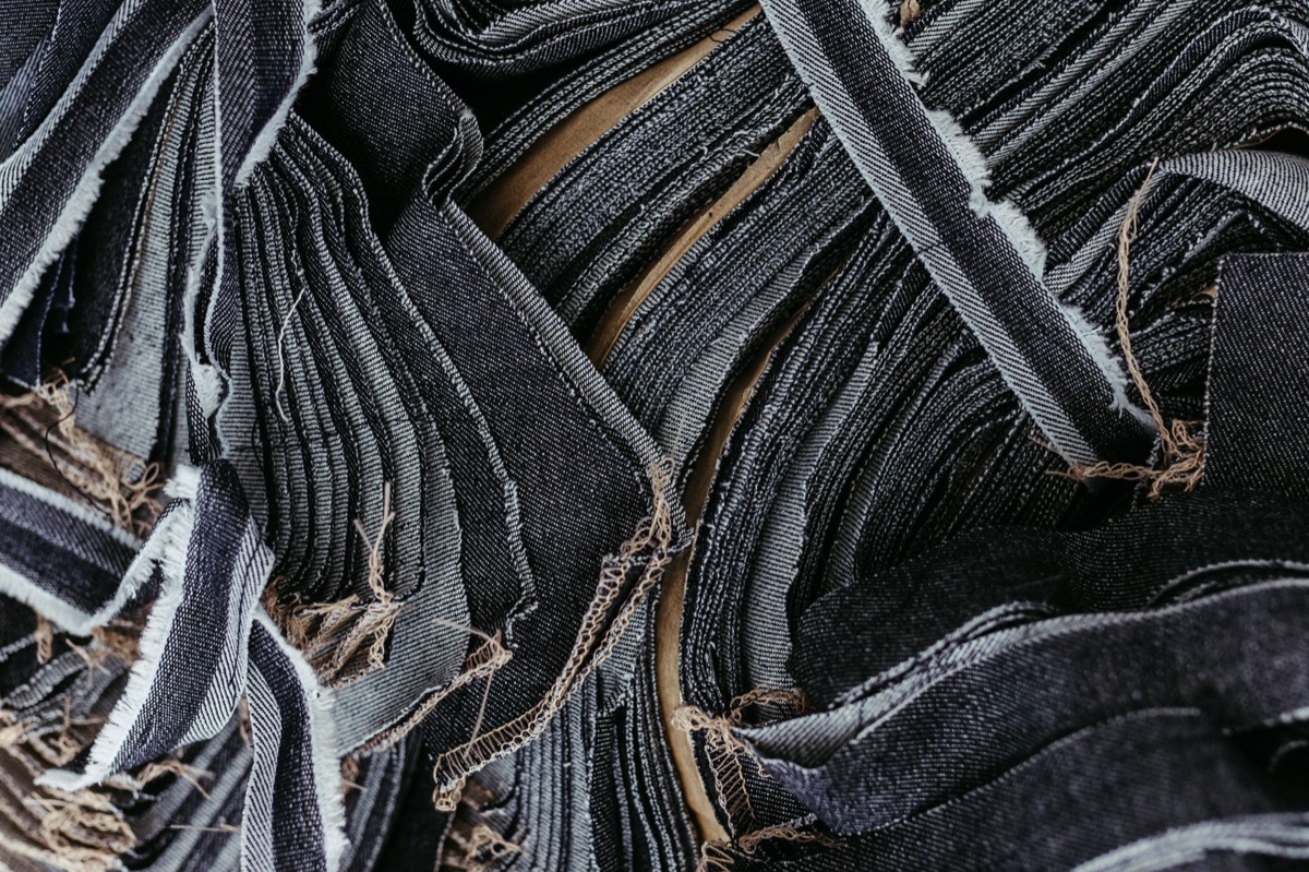強調永續時尚與升級再造概念的環保服飾