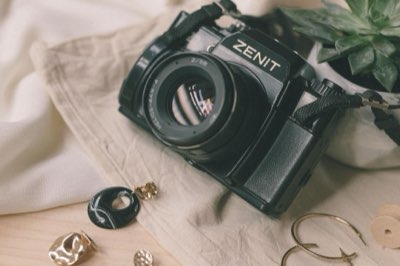 7 Secrets: How Aussie Creators Build Global Audiences Online