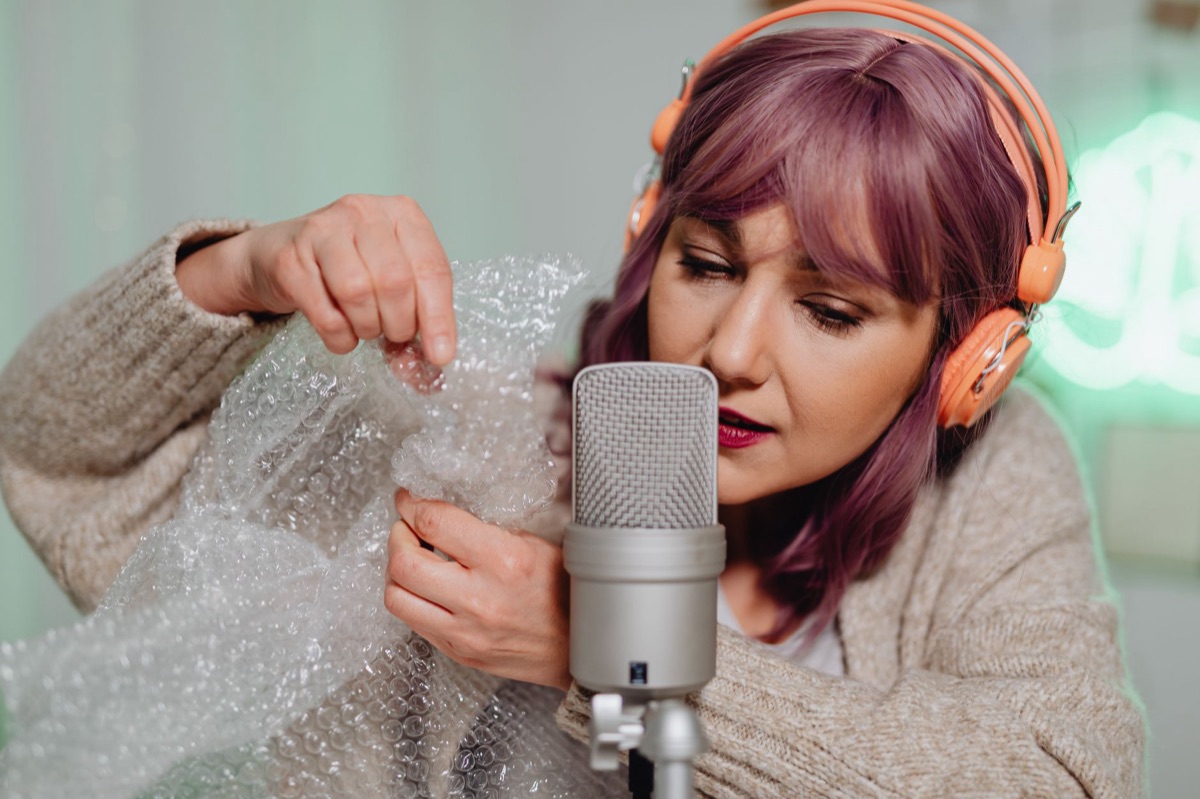 Un youtuber australien dans un studio