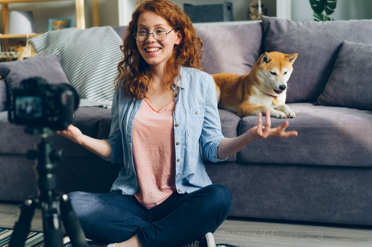 YouTuber met wereldwijde volgers op sociale media
