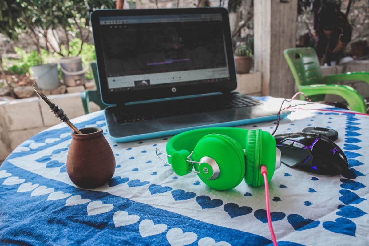 australian youtuber workspace