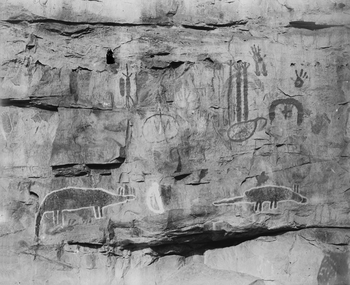 aboriginal artist painting